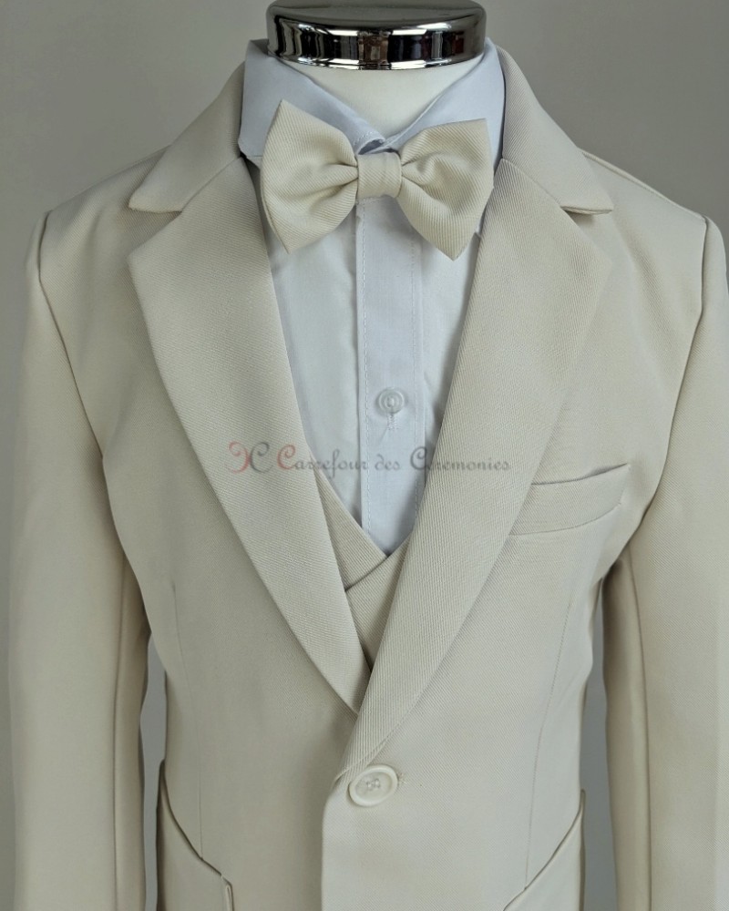costume beige clair