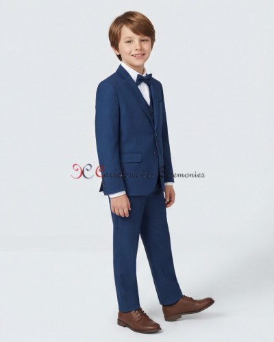 costume bleu marine clair