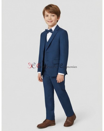 costume bleu marine clair