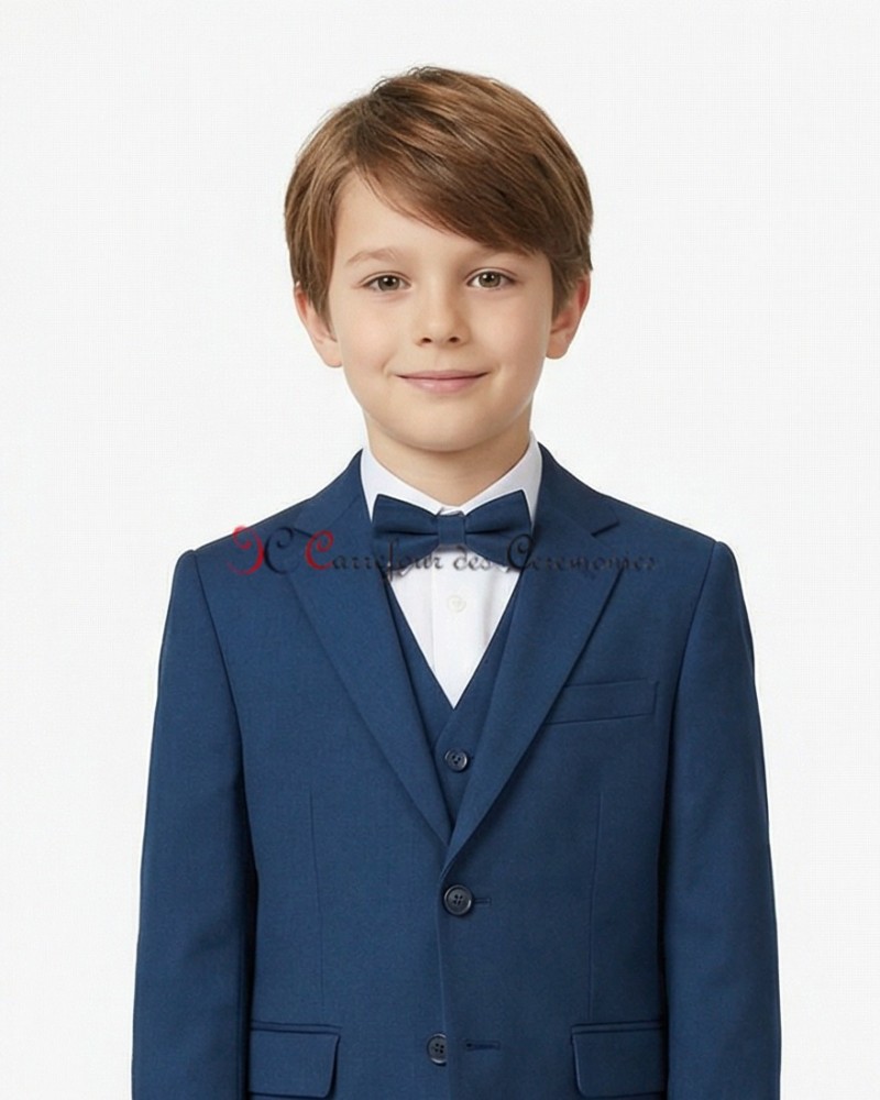 costume bleu marine clair